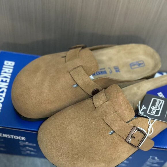 Birkenstock Shoes - NWT Birkenstock Boston taupe suede mule clogs